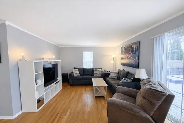 $475,000 | 1280 Clover Lane, Hoffman Estates, IL 60192