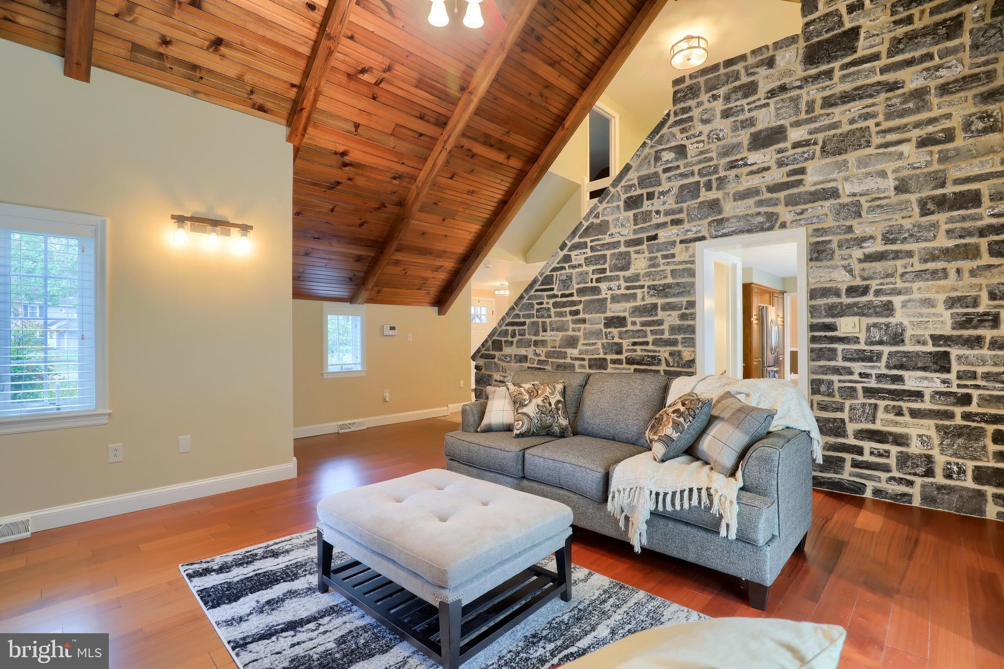 453 Wetherburn Drive Lancaster, PA 17601 - Photo 4 of 35