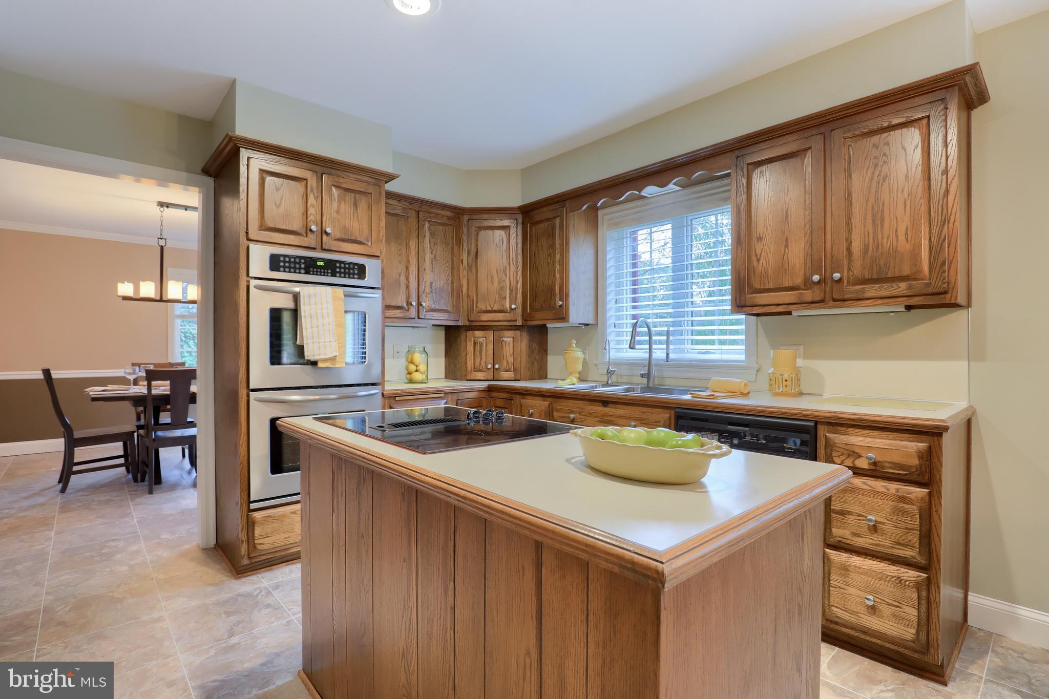 453 Wetherburn Drive Lancaster, PA 17601 - Photo 8 of 35