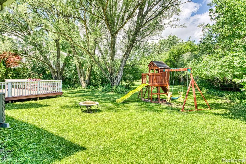 949 Homestead Court Rochester Hills, MI 48309 - Photo 33 of 39