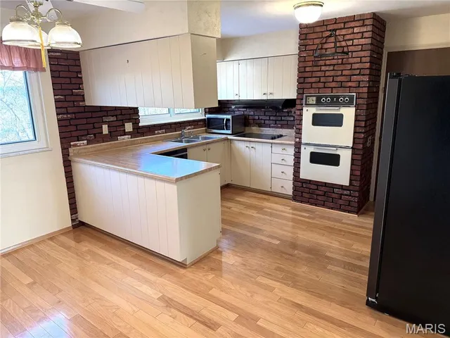 $410,000 | 1018 Julianna Drive, Ballwin, MO 63011