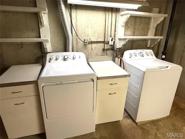 $410,000 | 1018 Julianna Drive, Ballwin, MO 63011