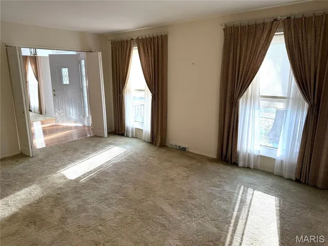 $410,000 | 1018 Julianna Drive, Ballwin, MO 63011