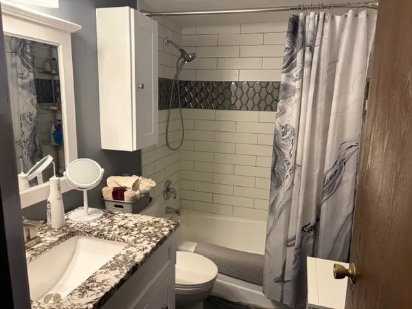 $220,000 | 7006 West 98th Street, Unit 1B, Chicago Ridge, IL 60415