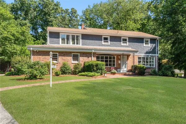$899,000 | 1 Gladridge Drive, East Greenwich, RI 02818