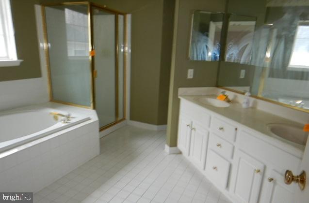 12907 Summit Ridge Terrace Germantown, MD 20874 - Photo 4 of 7 Master Bath