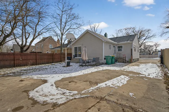 $235,000 | 1225 Clara Avenue, Joliet, IL 60435