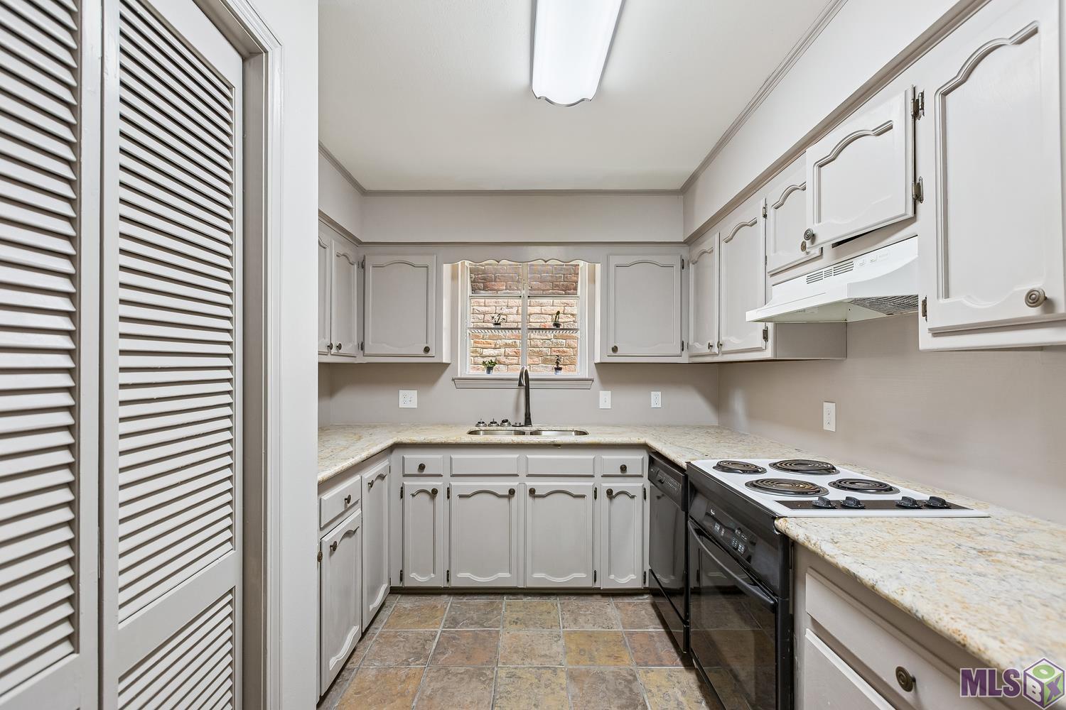 1905 Stonegate Court Baton Rouge, LA 70815 - Photo 10 of 27