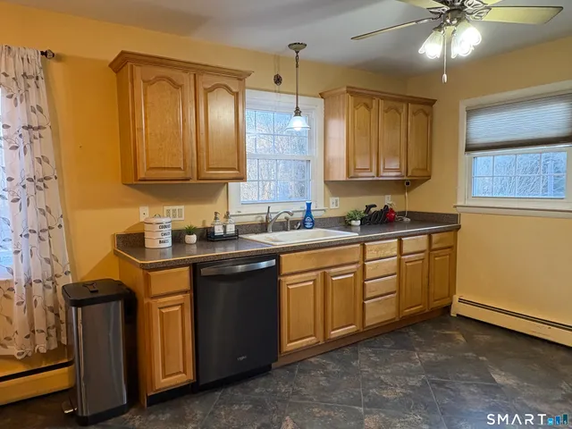 $349,900 | 100 North Airline Road, Wallingford, CT 06492