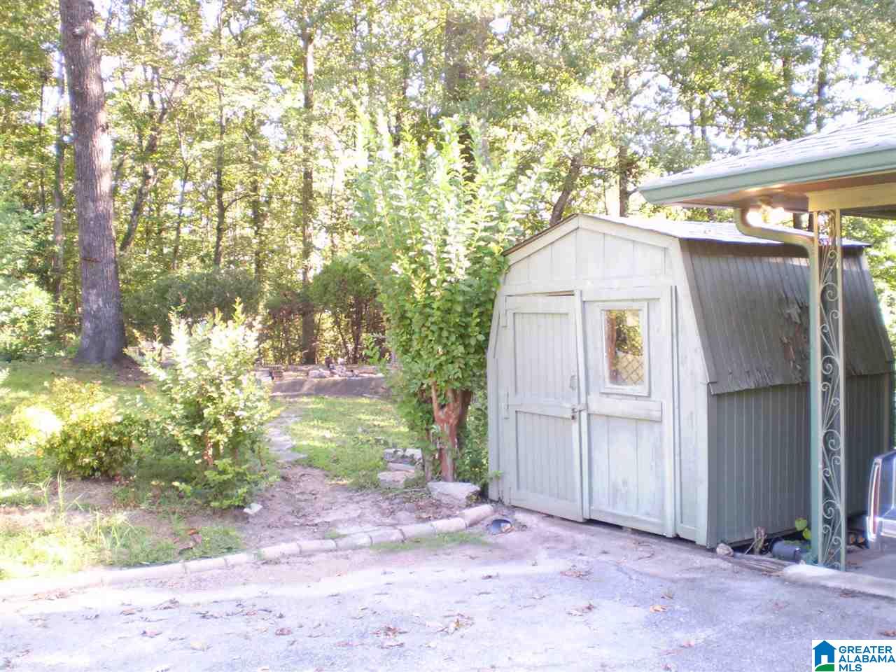 208 26th Avenue Northeast Center Point, AL 35215 - Photo 4 of 50