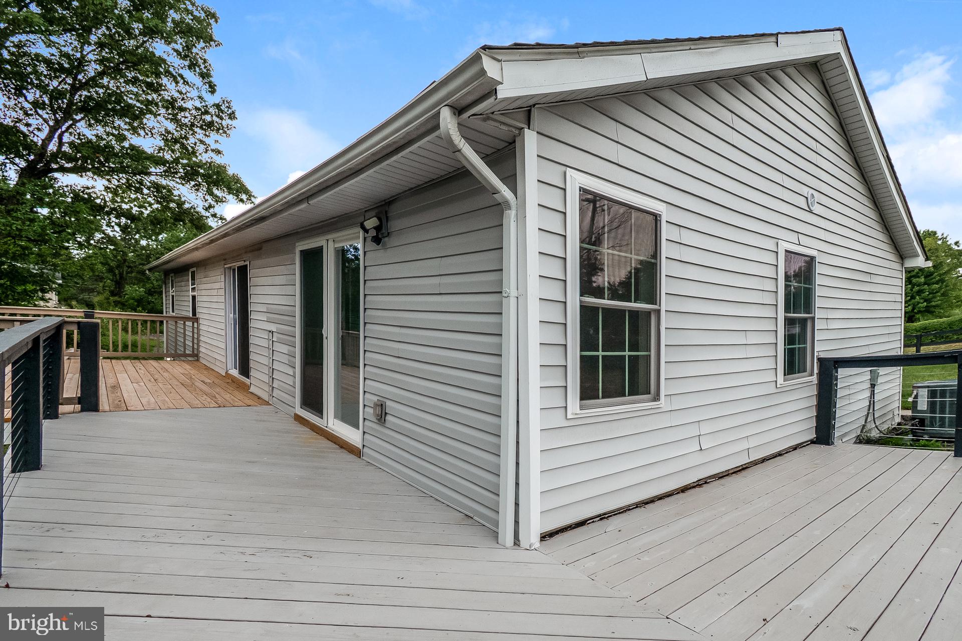 265 McDonald Road Winchester, VA 22602 - Photo 5 of 19 Gallery Image 5