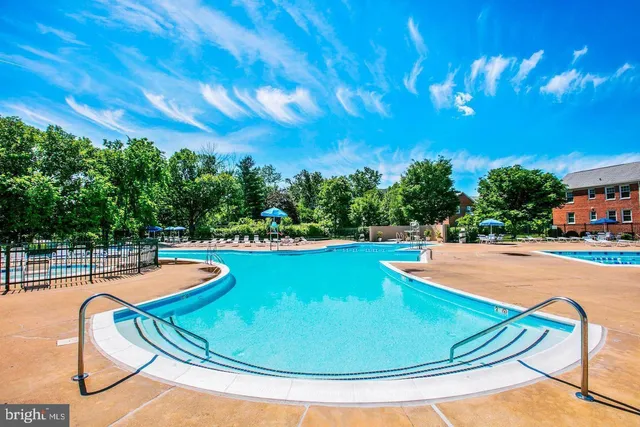 $322,000 | 6609 Potomac Avenue, Unit B1, Alexandria, VA 22307