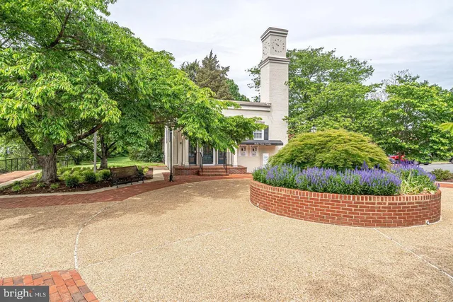 $322,000 | 6609 Potomac Avenue, Unit B1, Alexandria, VA 22307