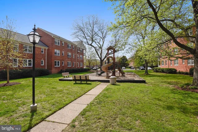 $322,000 | 6609 Potomac Avenue, Unit B1, Alexandria, VA 22307