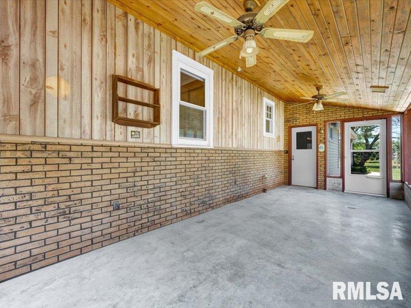 105 Main Street Roanoke, IL 61561 - Photo 23 of 46