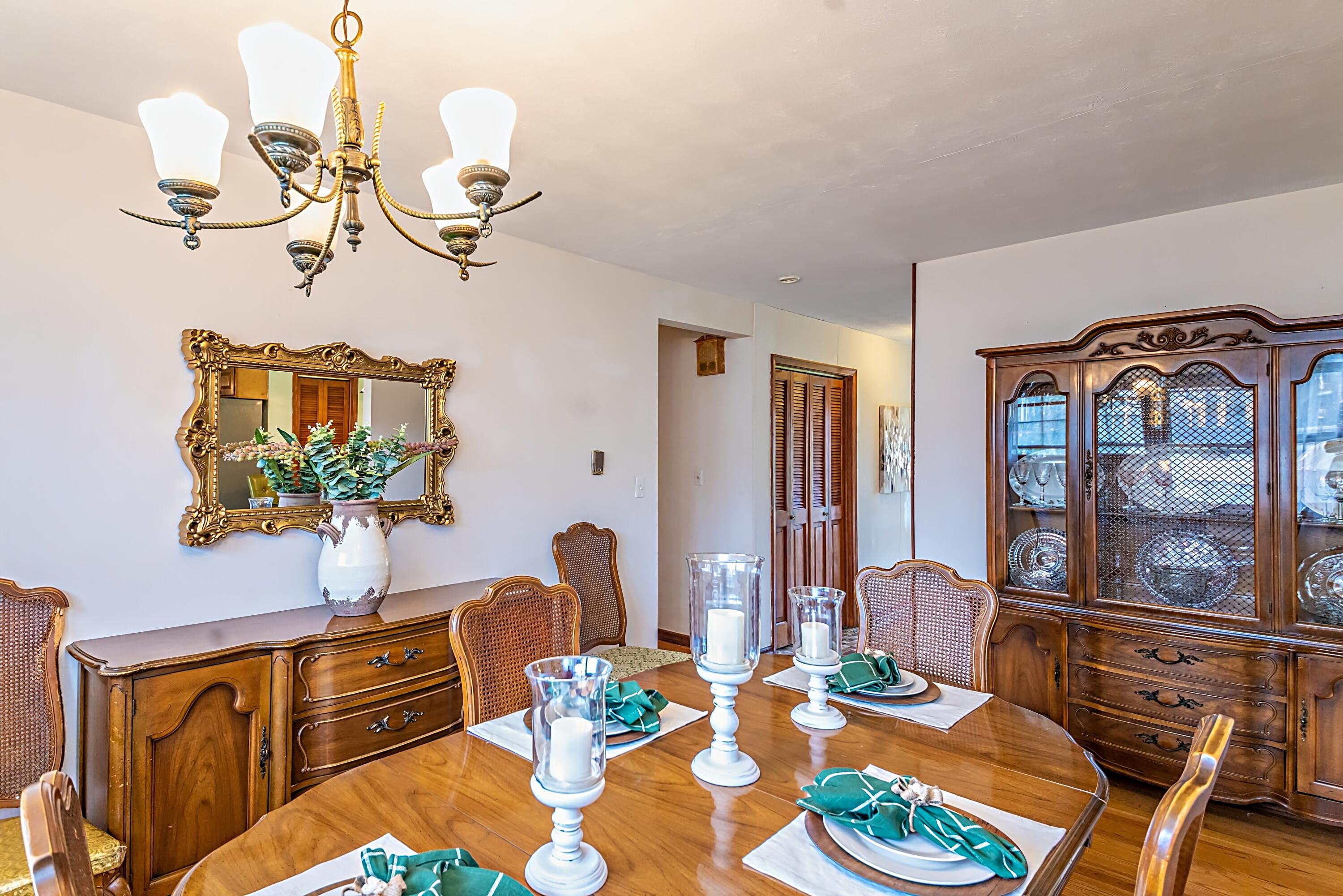 341 Brenda Road Benton Harbor, MI 49022 - Photo 9 of 37 Dining Room