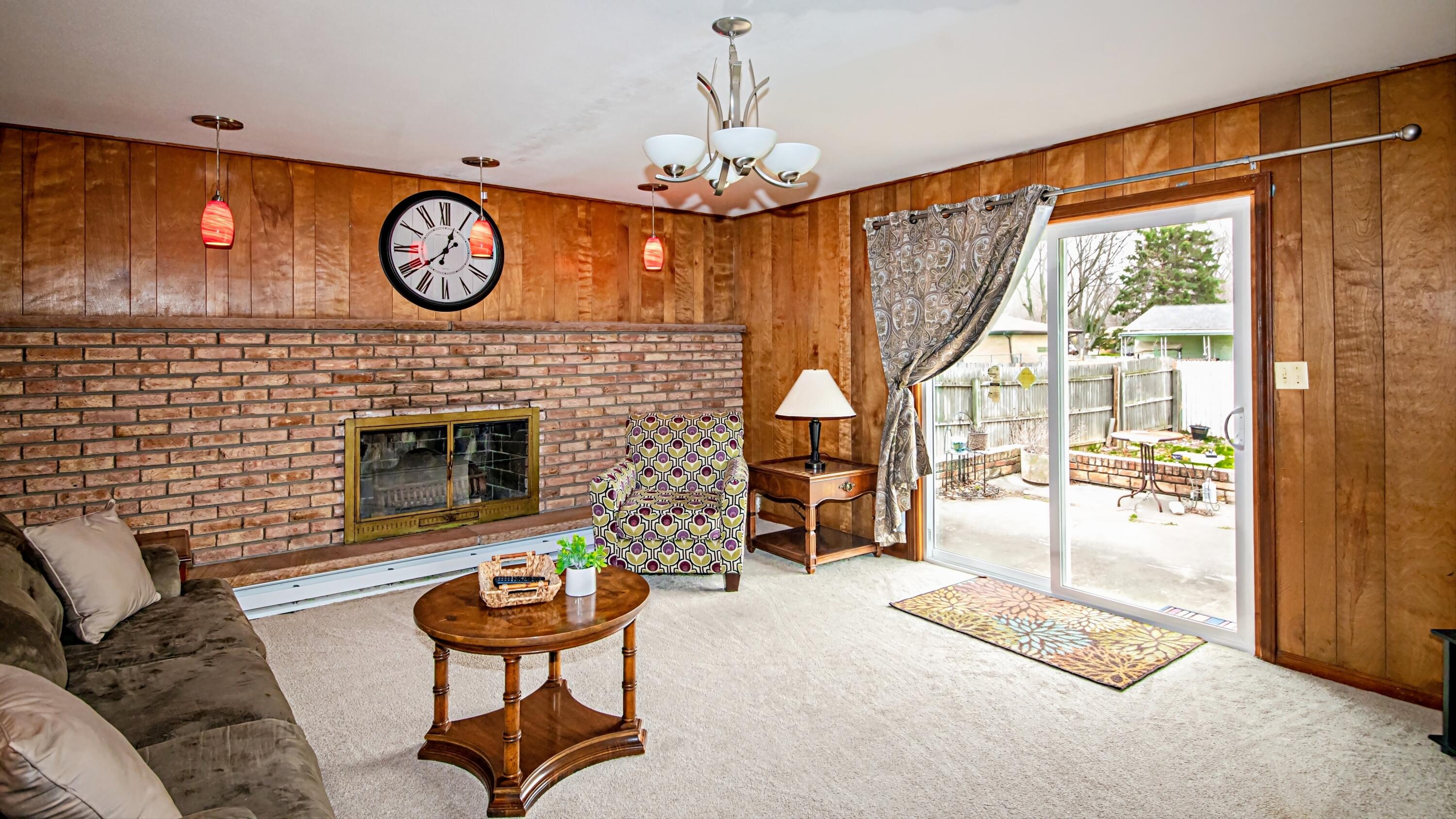 341 Brenda Road Benton Harbor, MI 49022 - Photo 18 of 37 Den / Family Room