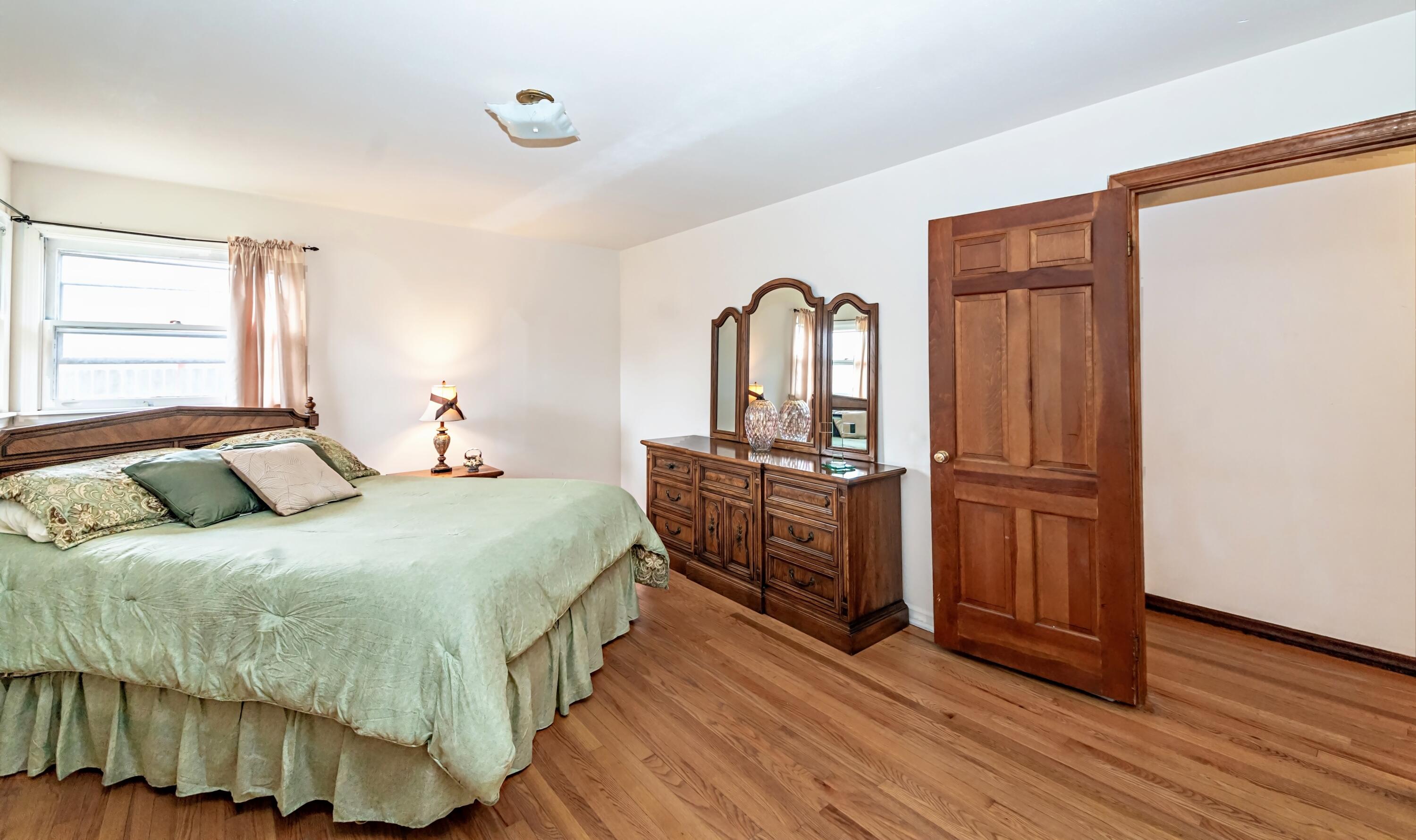341 Brenda Road Benton Harbor, MI 49022 - Photo 22 of 37 Primary Bedroom