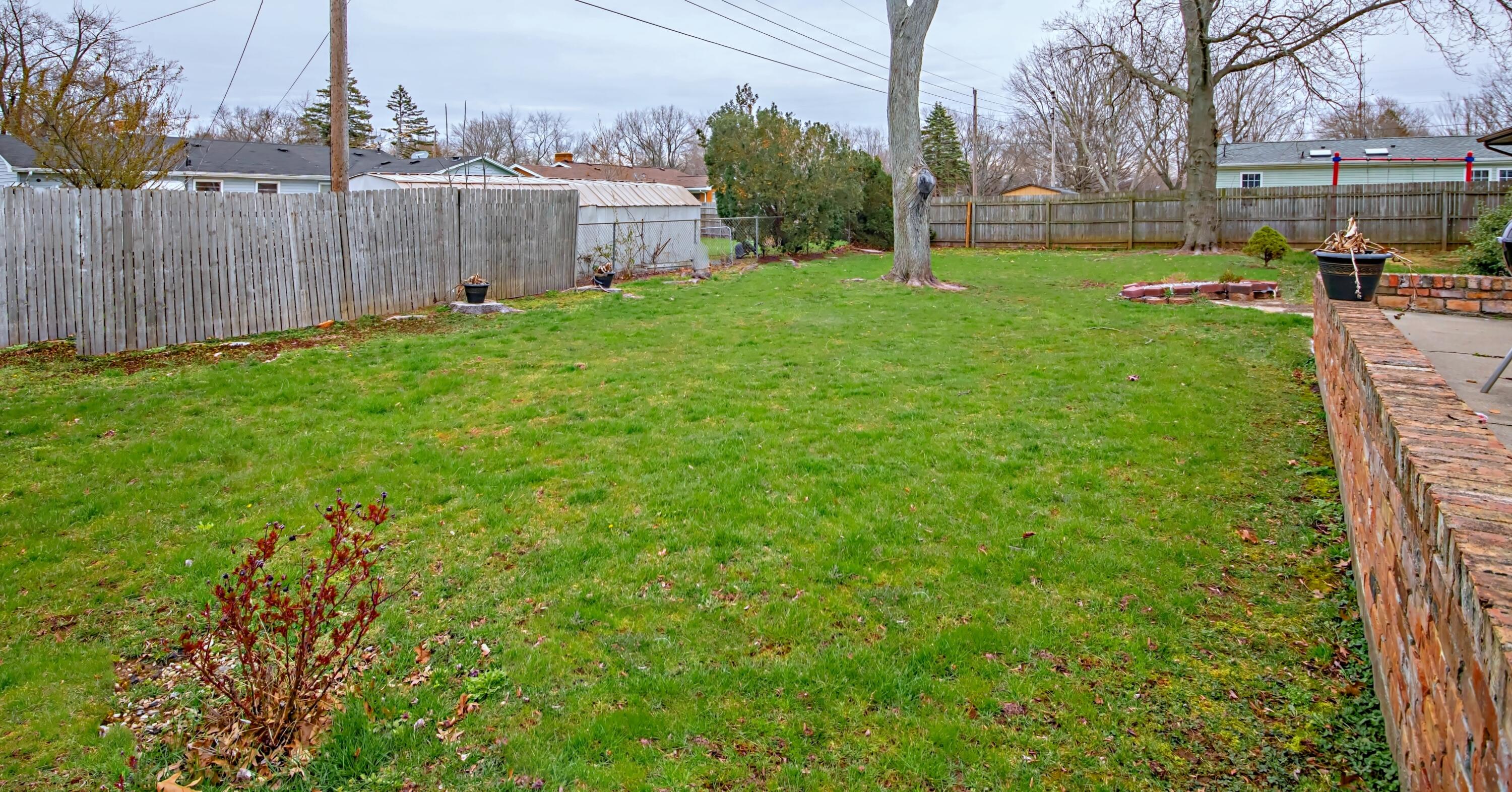 341 Brenda Road Benton Harbor, MI 49022 - Photo 32 of 37 Fenced in Yard