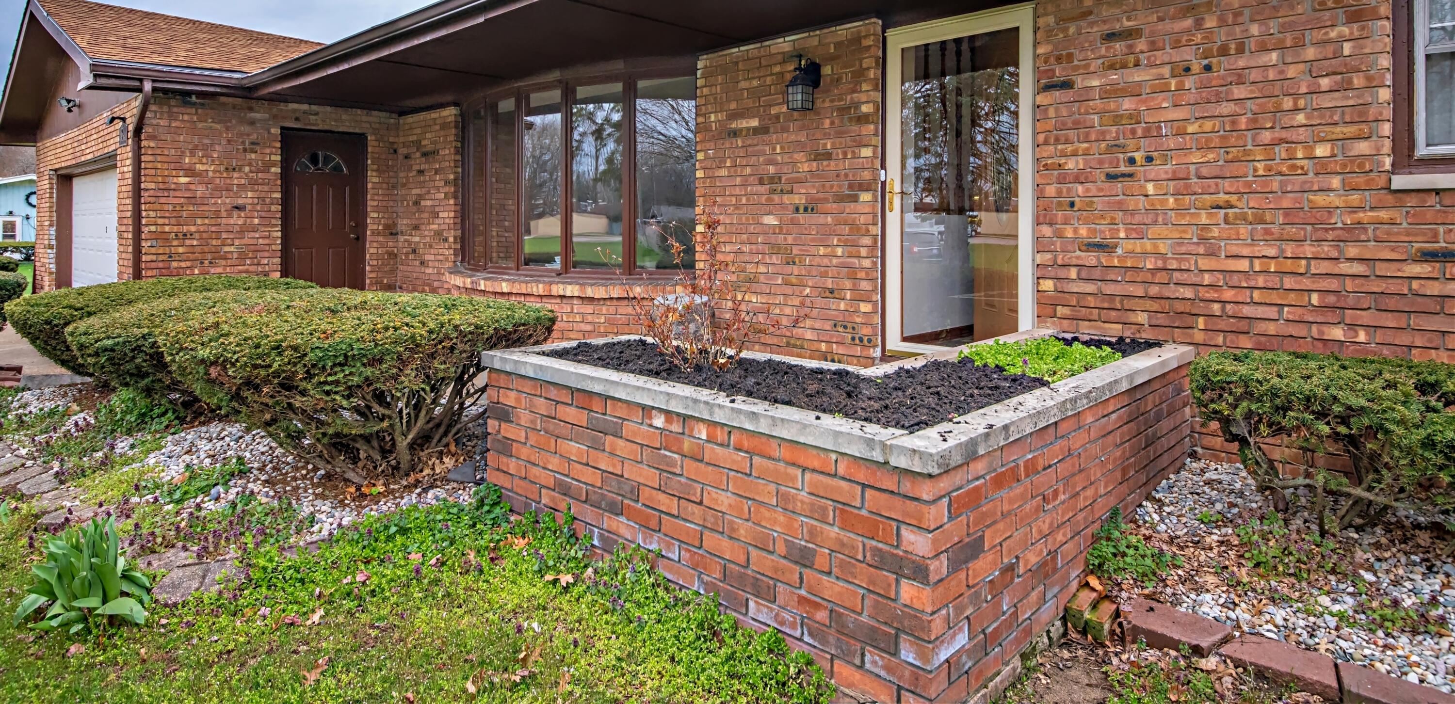 341 Brenda Road Benton Harbor, MI 49022 - Photo 4 of 37 Front Exterior
