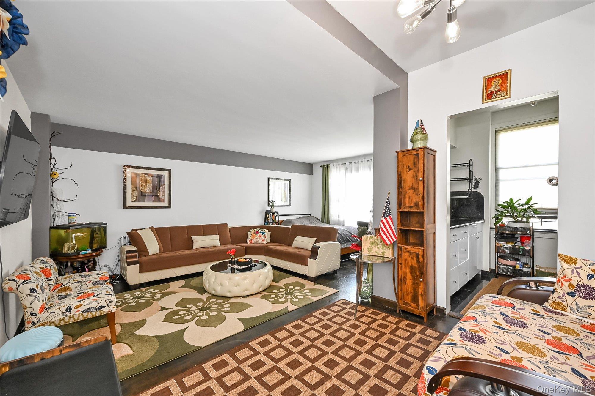 98-25 64th Road, Unit 5E Queens, NY 11374 - Photo 3 of 12