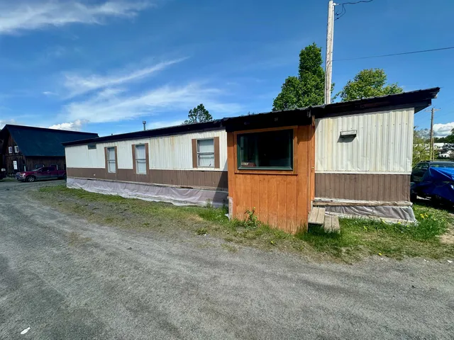 $300,000 | 1665 Highway 16, Hardwick, VT 05836
