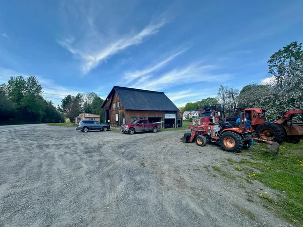 $300,000 | 1665 Highway 16, East Hardwick, VT 05836