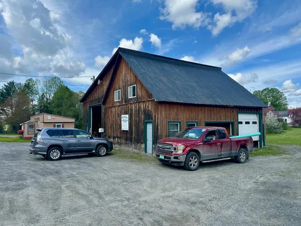 $300,000 | 1665 Highway 16, East Hardwick, VT 05836
