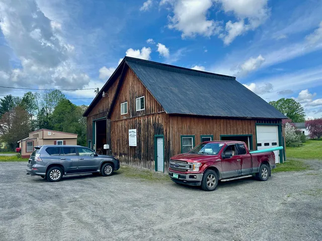$300,000 | 1665 Highway 16, Hardwick, VT 05836