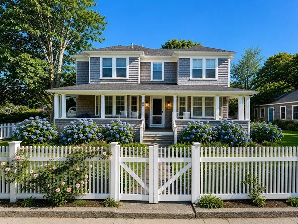 $2,195,000 | 30 Daggett Avenue, Tisbury, MA 02568