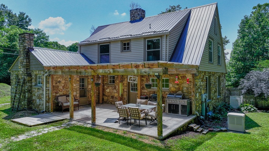 31232 Hollyfield Road Damascus, VA 24236 - Photo 42 of 46 Gallery Image 42