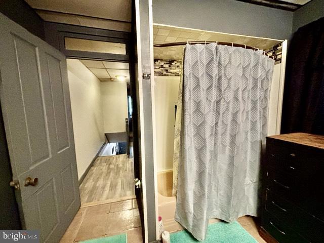 621 Lake Street Lancaster, PA 17603 - Photo 15 of 30 a bathroom with a shower and a tub