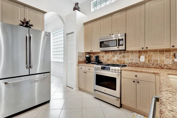 $11,000 | 10732 Grande Boulevard, West Palm Beach, FL 33412