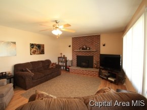 53 Foresters Lane Springfield, IL 62704 - Photo 2 of 13 Gallery Image 2