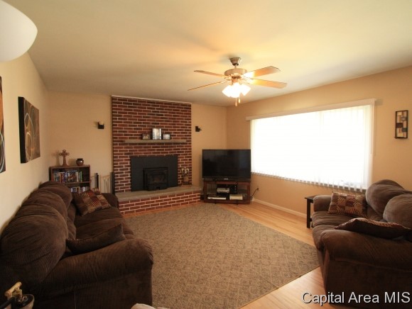 53 Foresters Lane Springfield, IL 62704 - Photo 3 of 13 Gallery Image 3