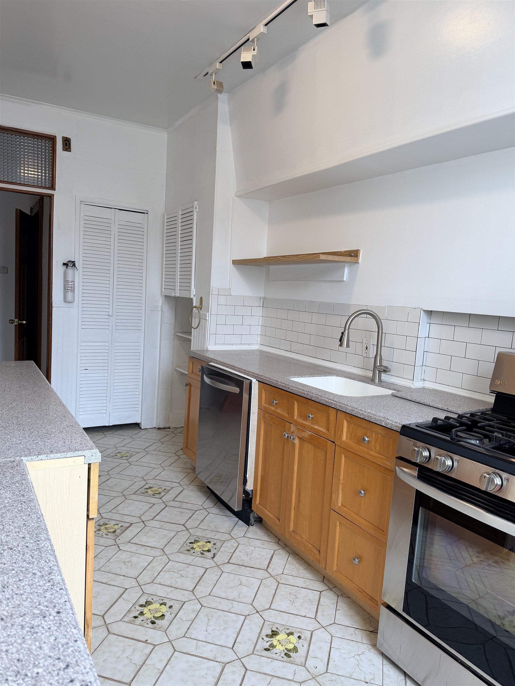 1114 Washington Street, Unit 2 Hoboken, NJ 07030 - Photo 7 of 16