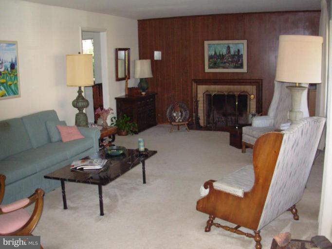 12528 Montclair Drive Silver Spring, MD 20904 - Photo 9 of 28 Living Room