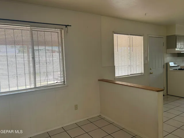 a view of empty room with window