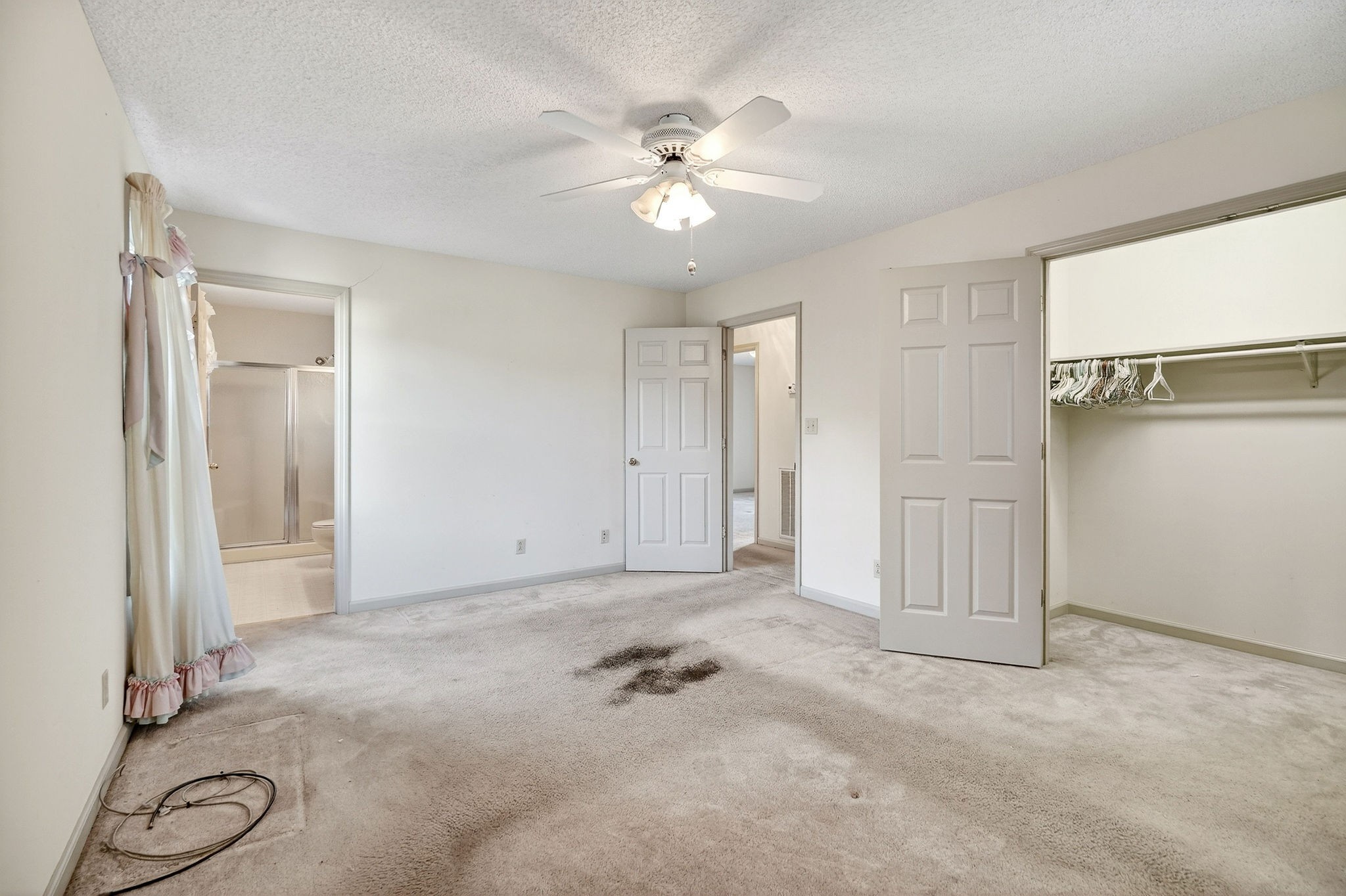 4143 Viola Road McMinnville, TN 37110 - Photo 17 of 27 a view of a livingroom with a ceiling fan & window