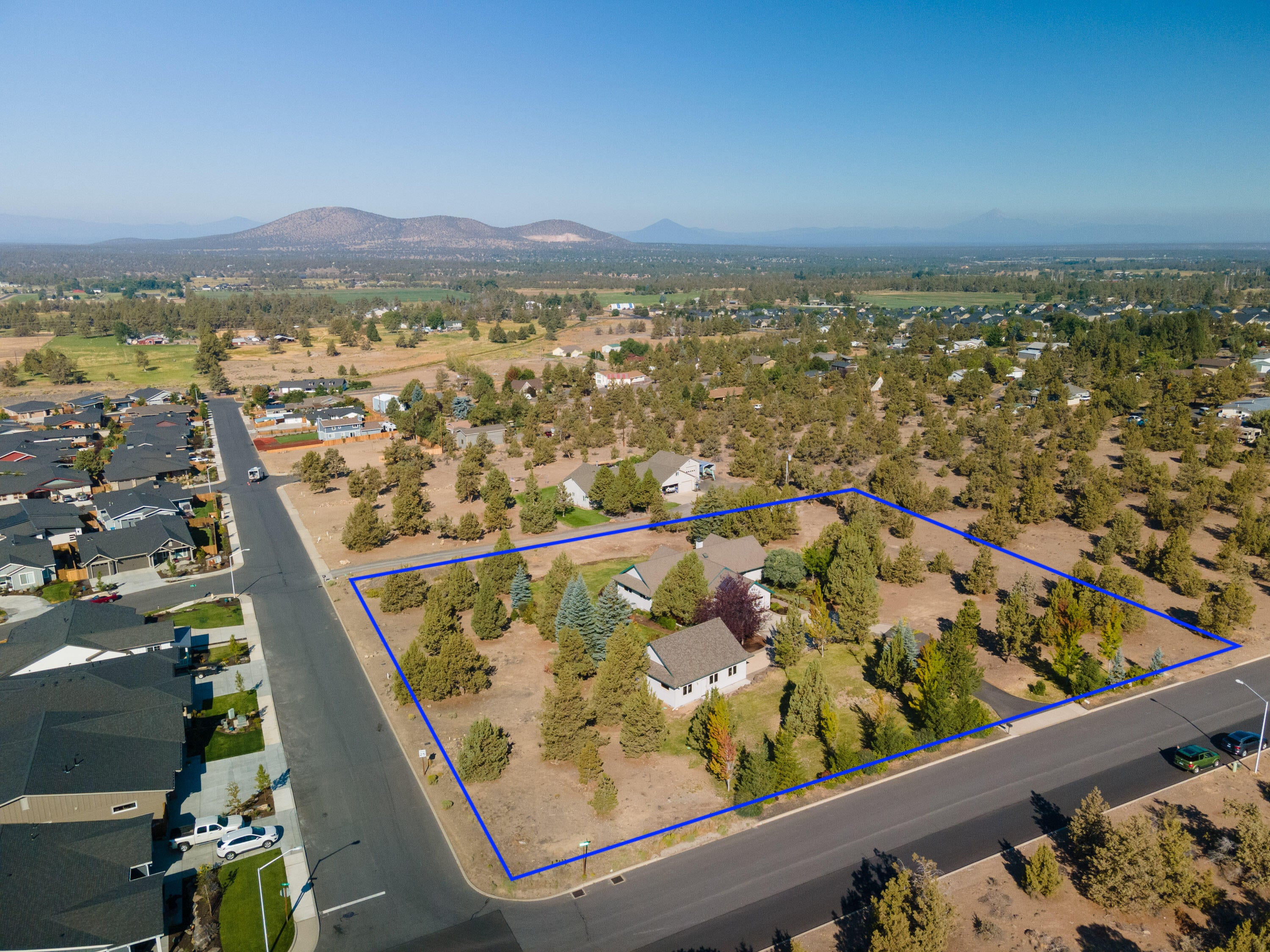 3345 Southwest 43rd Street Redmond, OR 97756 - Photo 2 of 41 TPark_0149_083121