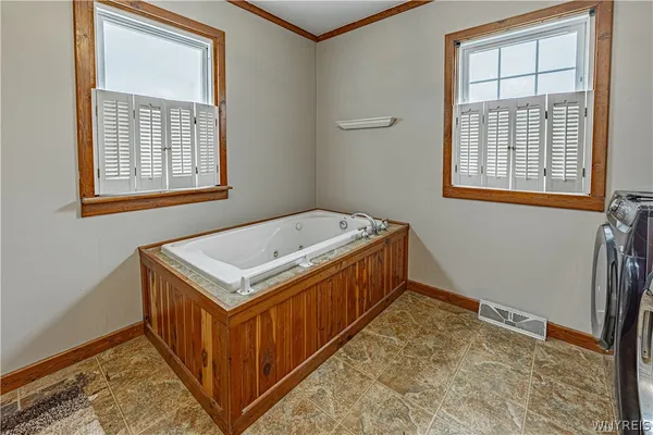 $249,999 | 9255 Lake Road, Somerset, NY 14012