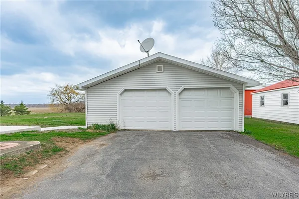 $249,999 | 9255 Lake Road, Somerset, NY 14012