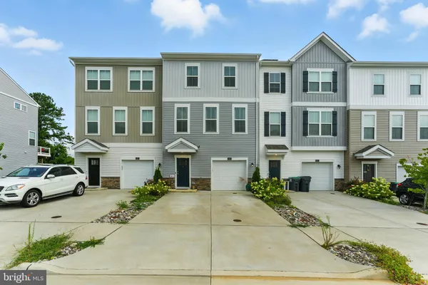 $3,200 | 406 Honeyberry Lane, Fredericksburg, VA 22405