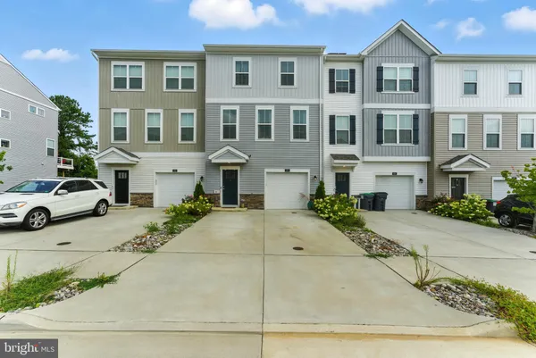 $3,200 | 406 Honeyberry Lane, Fredericksburg, VA 22405