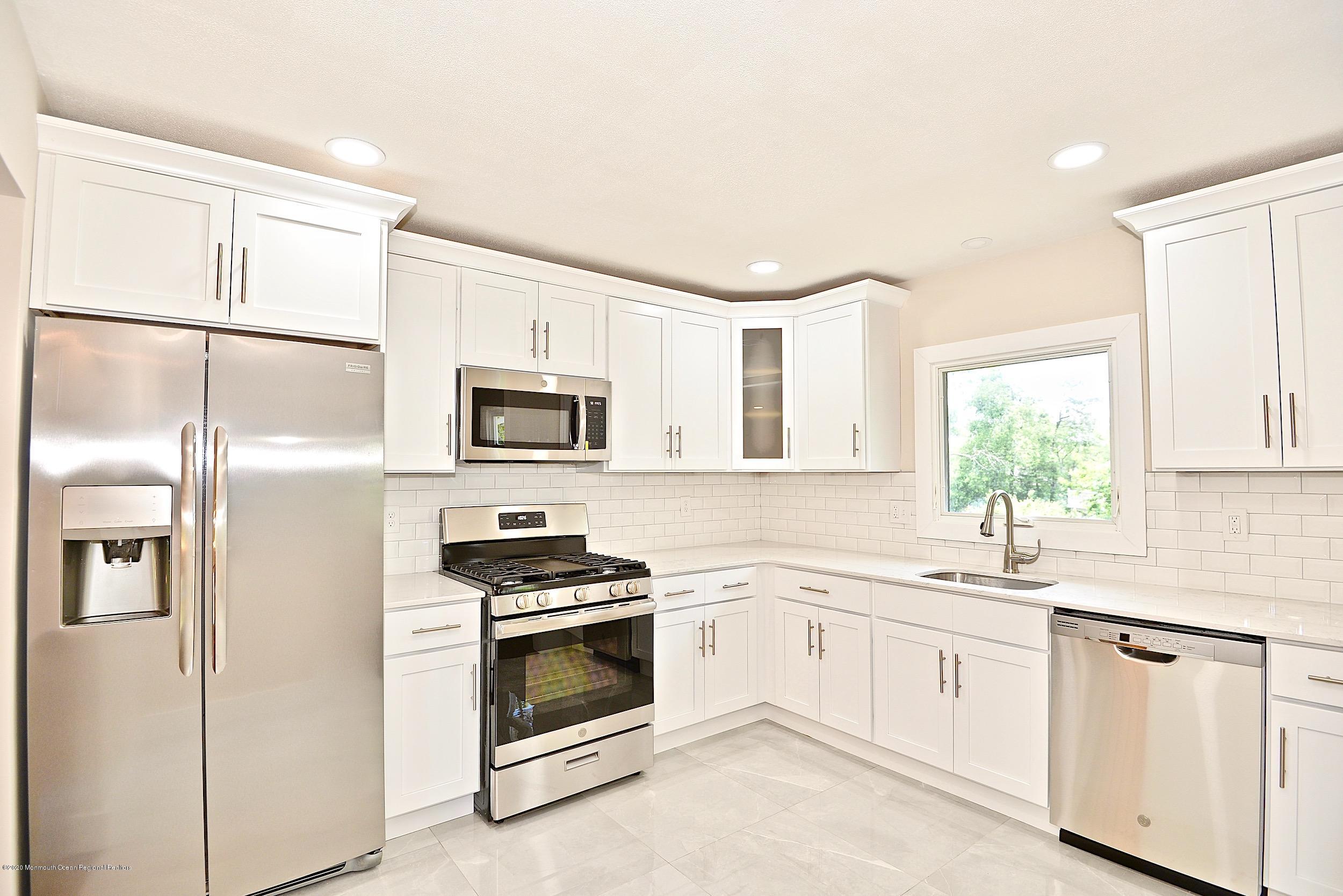 125 Queen Ann Road Brick, NJ 08723 - Photo 12 of 35 115a