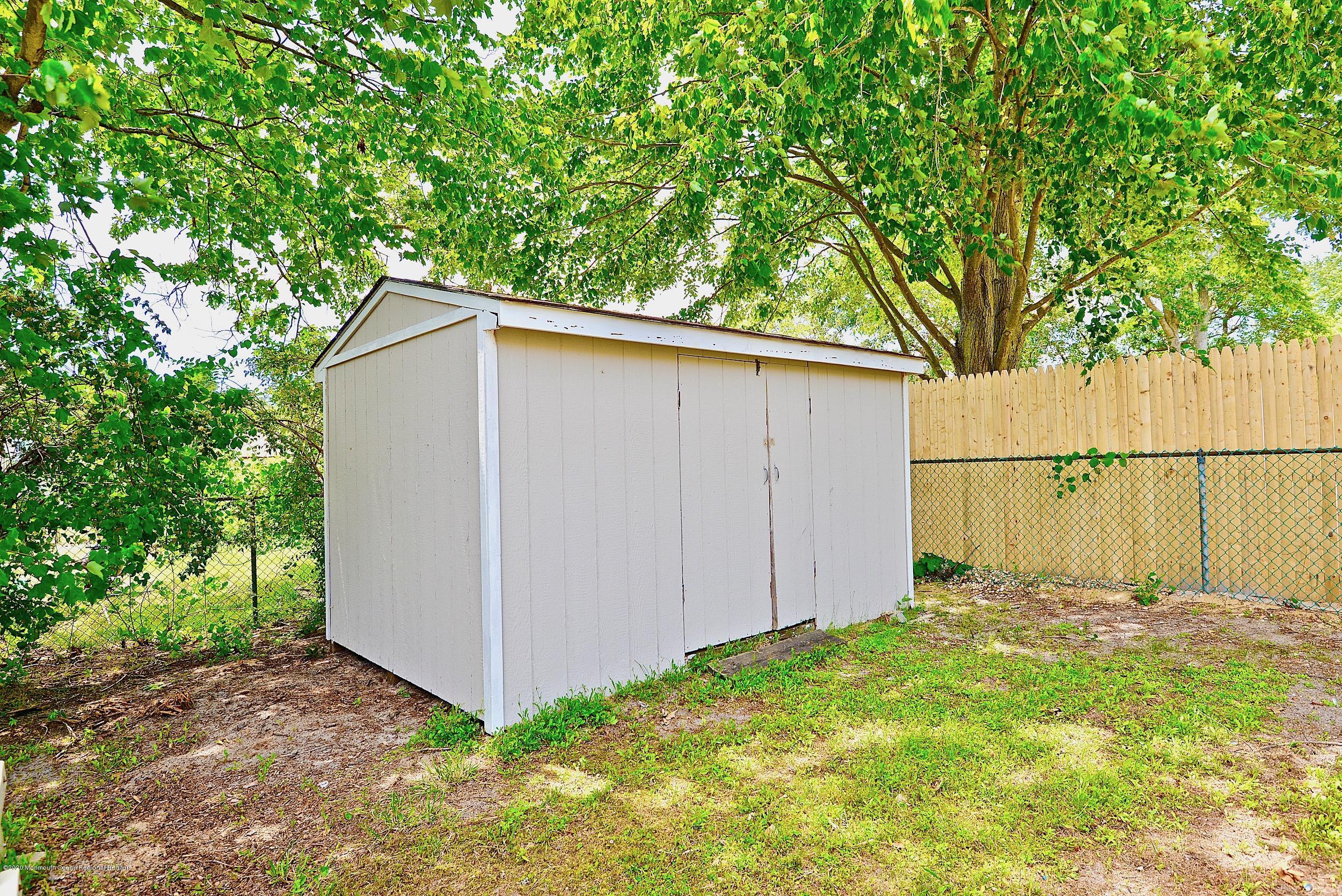 125 Queen Ann Road Brick, NJ 08723 - Photo 33 of 35 149a