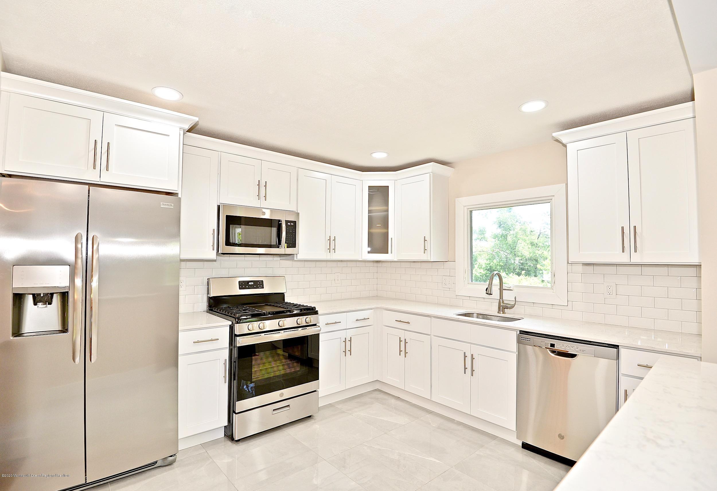 125 Queen Ann Road Brick, NJ 08723 - Photo 10 of 35 114a