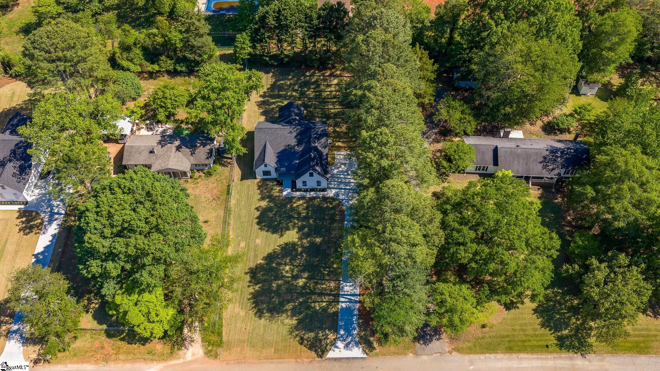 329 Wall Street Campobello, SC 29322 - Photo 3 of 30