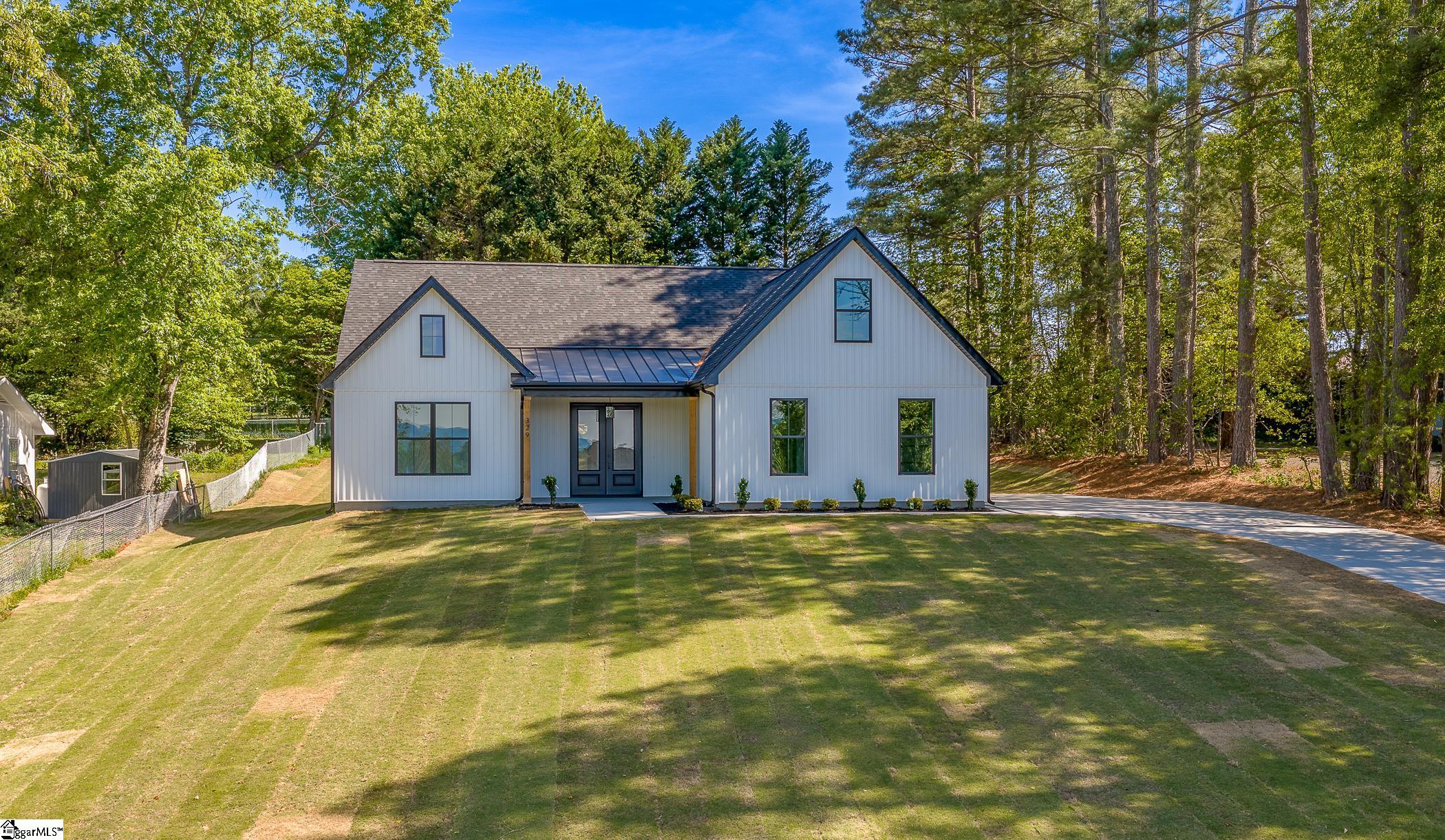 329 Wall Street Campobello, SC 29322 - Photo 4 of 30