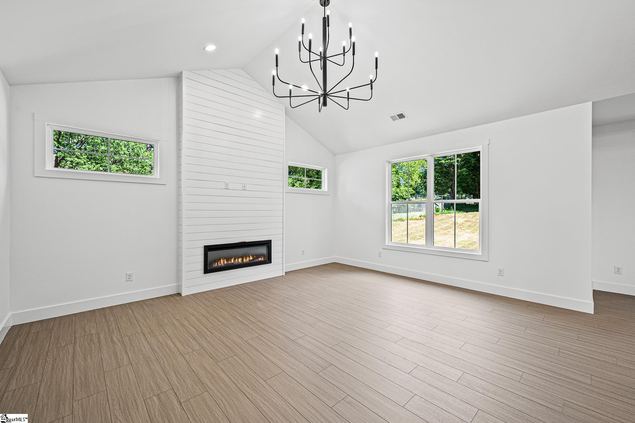 329 Wall Street Campobello, SC 29322 - Photo 6 of 30